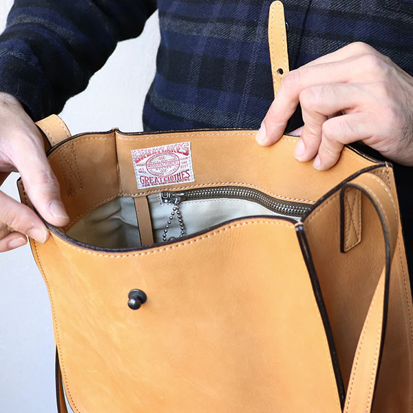 TRAILBLAZER BAG / 1920 - 1930s WOODSMAN SHOULDER BAG / BULL HIDE / YELLOW OCHRE NUBUCK - Image 10