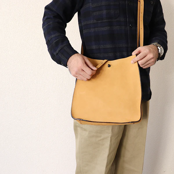 TRAILBLAZER BAG / 1920 - 1930s WOODSMAN SHOULDER BAG / BULL HIDE / YELLOW OCHRE NUBUCK - Image 7