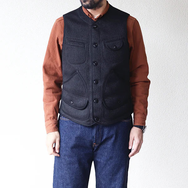 BRIDGEPORT / OUTDOOR STYLE HUNTING VEST / CHARCOAL BLACK GRAIN - Image 2