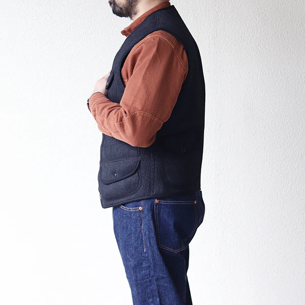 BRIDGEPORT / OUTDOOR STYLE HUNTING VEST / CHARCOAL BLACK GRAIN - Image 3