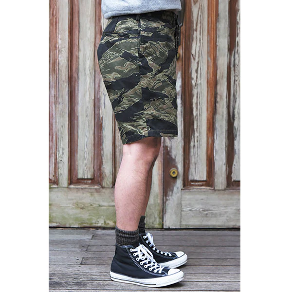 MILITARY TROPICAL SHORTS / 1960s - STYLE WORK CLOTHING / MILITARY BACK SATIN / TIGER CAMO - Image 3