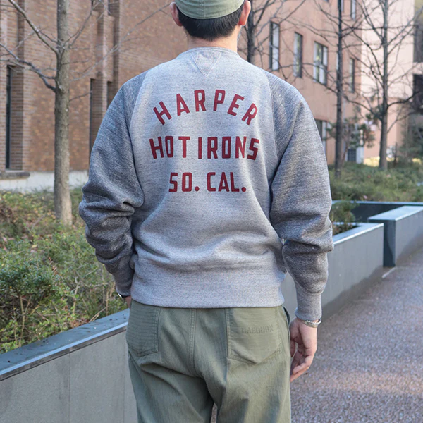 FREEDOM SLEEVE DOUBLE V SWEAT SHIRT <br>HARPER HOT IRONS V8 / SPECIAL HEAVY WEIGHT FLEECE / MIX GRAY × GRAINED CHARCOAL GRAY - Image 2