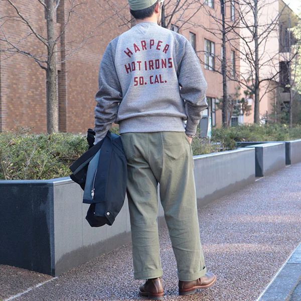 FREEDOM SLEEVE DOUBLE V SWEAT SHIRT <br>HARPER HOT IRONS V8 / SPECIAL HEAVY WEIGHT FLEECE / MIX GRAY × GRAINED CHARCOAL GRAY - Image 4