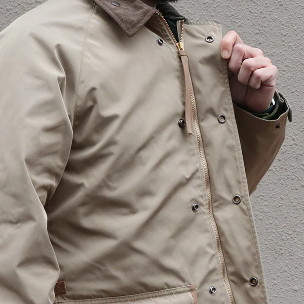 GALE HUNTER COAT / HIGH DENSITY ESTER GABARDINE / BEIGE KHAKI - Image 7