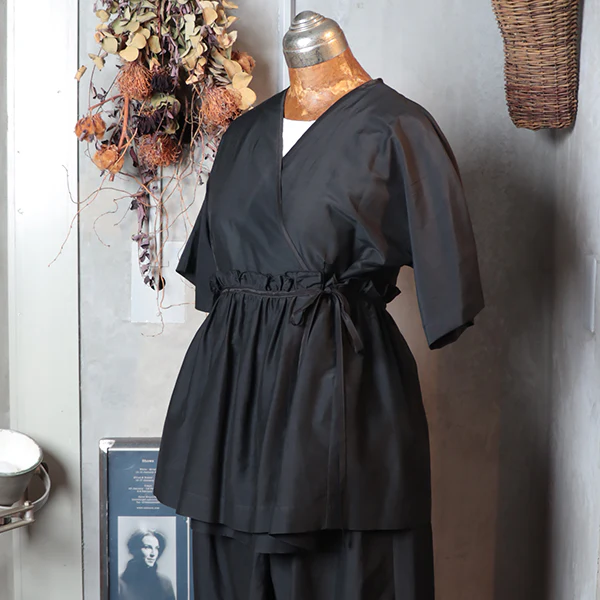 INDIAN CACHE COEUR BLOUSE / BLACK