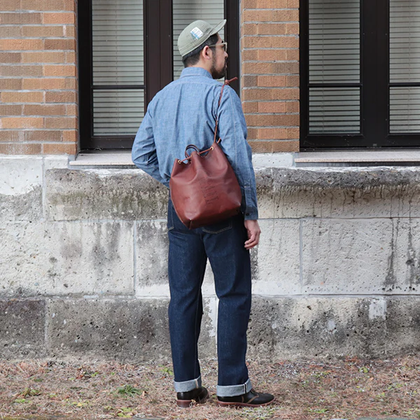 LEATHER MAILMAN PURSE BAG / MEDIUM SIZE / CALFSKIN CAMEL - Image 13