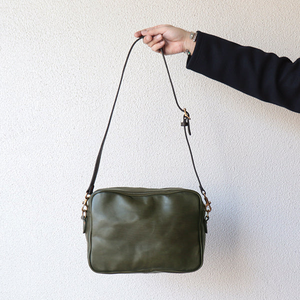 LEATHER WANDER SHOULDER BAG / OLIVE VINTAGE FINISH - Image 9