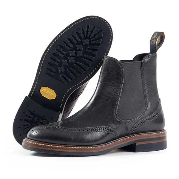 MEDALLION BROGUE CHELSEA BOOTS / SHINKI HIKAKU HORSEBUTT / BLACK - Image 2