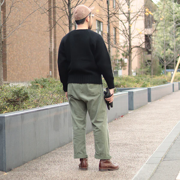 TRAILBLAZER SWEATER / RAGLAN SLEEVE SWEATER / BRITISH WOOL / BLACK - Image 4