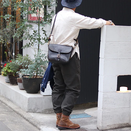 LEATHER POSTMAN SHOULDER BAG / BLACK U.S.MAIL LOGO MODEL / SMALL SIZE - Image 8